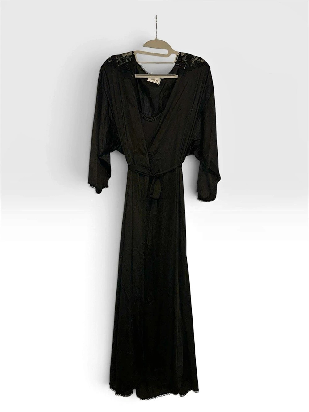 Vanity Fair Black slip dress and robe Size Medium Like New